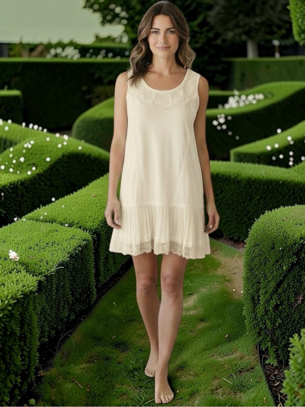 Butter-Cream Lace-Trim Pleated Sleeveless Nightdress   size XS ~ New